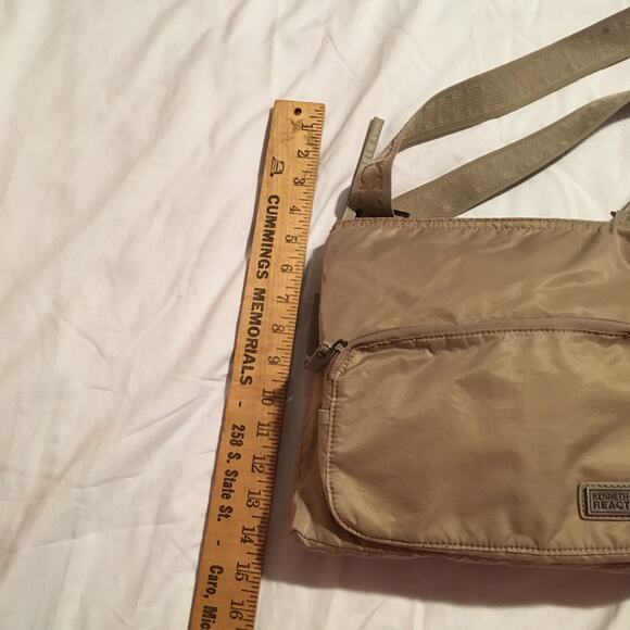 Kenneth Cole Reaction crossbody travel messenger bag adjustable strap Neutral - Picture 8 of 13